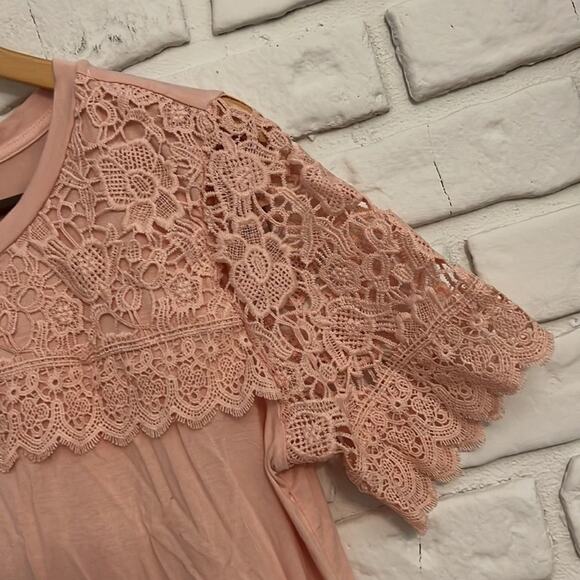 Adrianna Papell lace top size medium - Picture 4 of 8